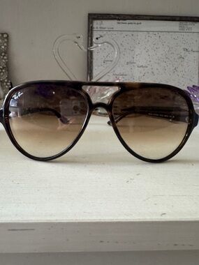 Ray-Ban Men’s Aviator Sunglasses - Tortoise Frame with Brown Gradient Lenses